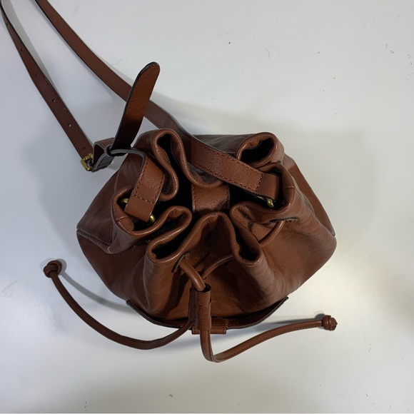 FRYE Olivia Bucket Drawstring Crossbody Bag Purse Cognac Dark Brown Leather - Picture 11 of 16